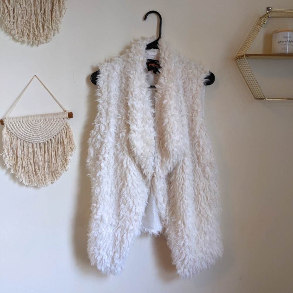 Ambiance outerwear white Sherpa vest with pockets